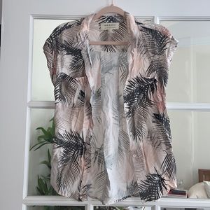 Anthropologie Cloth & Stone short sleeve button front shirt with tropical print